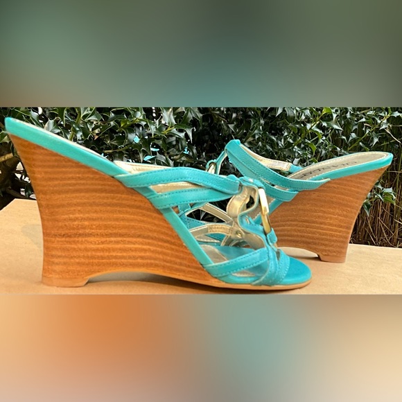 Adorable Franco Sarto Leather Turquoise Slip On Sandal Wood Wedge size 6 - Picture 2 of 4